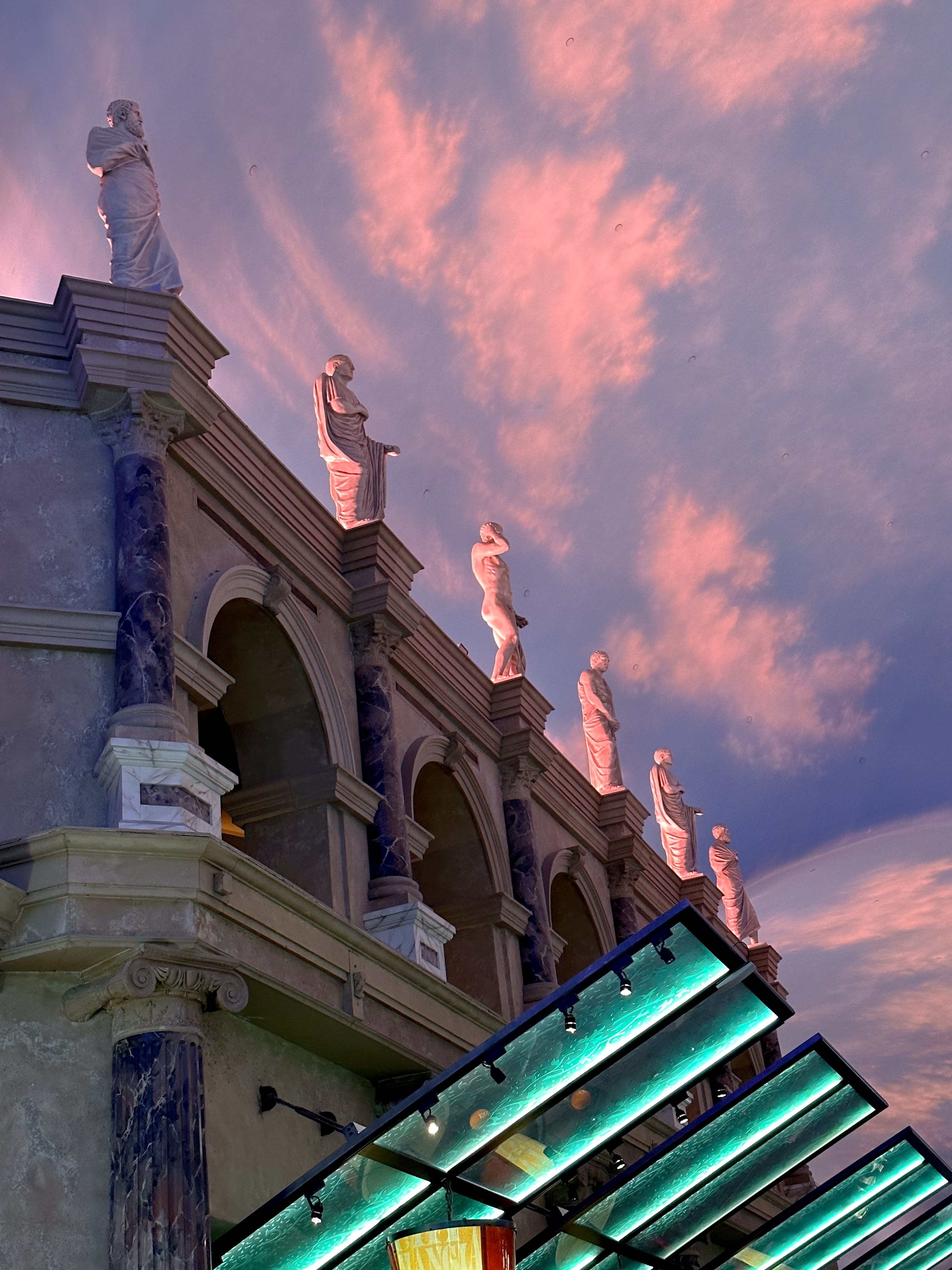 palazzostatuesclouds
